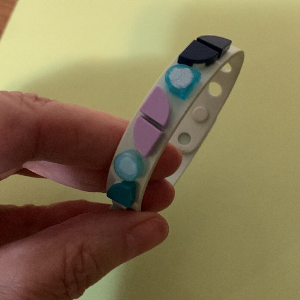 Fun bracelet, adjustable sizing - Picture 6 of 6
